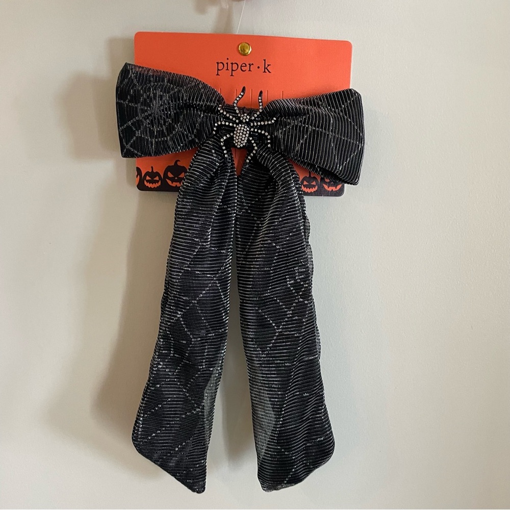NWT Piper K Halloween Hair Bow w Bedazzled Spider & Silver Spiderwebs 🎃🕷️🕸️
